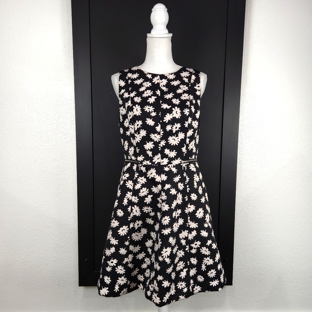Ann Taylor Black & White Floral Print Sleeveless Dress Size 8